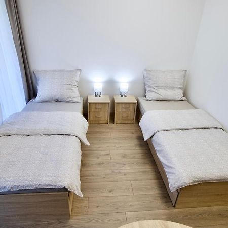 Sport Centrum Apartman Pápa Buitenkant foto