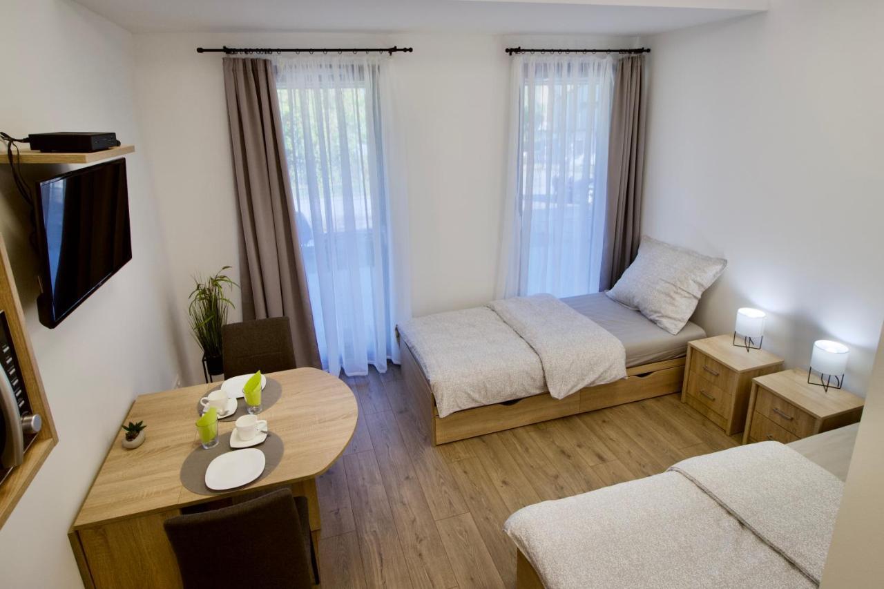 Sport Centrum Apartman Pápa Buitenkant foto
