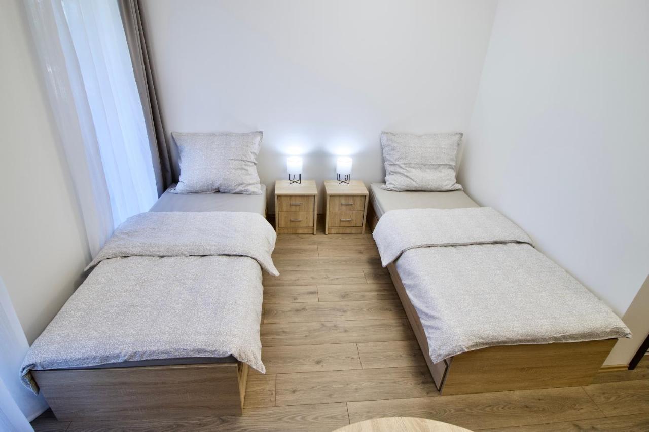Sport Centrum Apartman Pápa Buitenkant foto